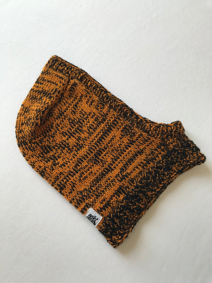 Cagoule noire et orange