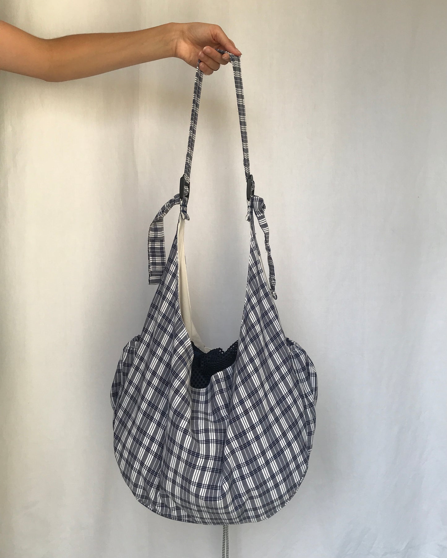 Crossbody Bag à carreaux blanc et bleu marine